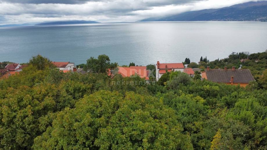 Pogled 2